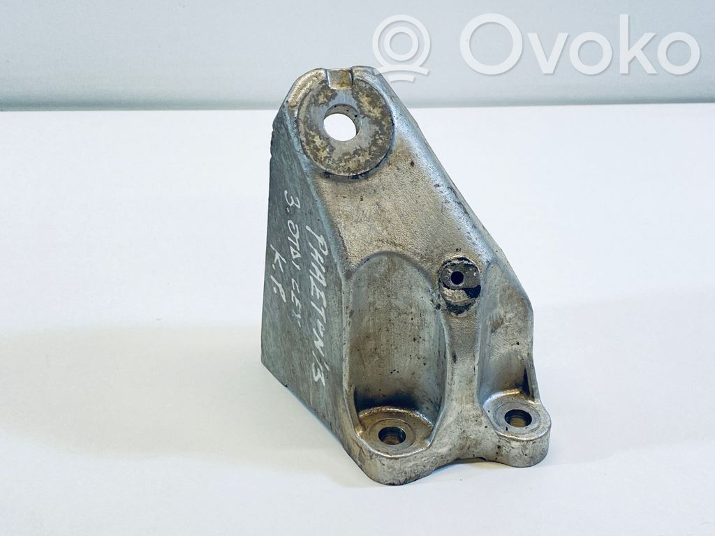 Volkswagen Phaeton Engine mounting bracket 