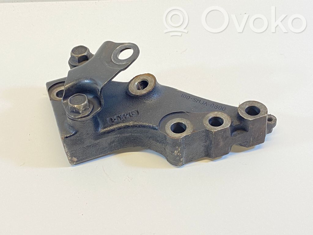 Honda Civic Engine mounting bracket 