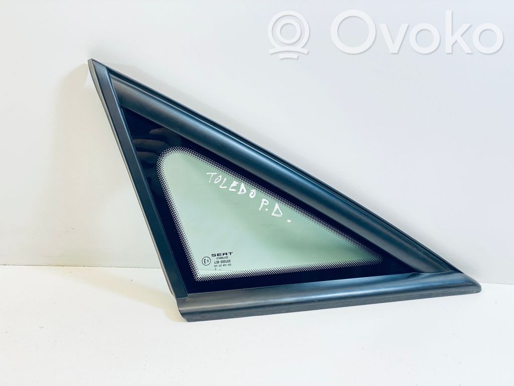 Seat Toledo III (5P) Front triangle window/glass 