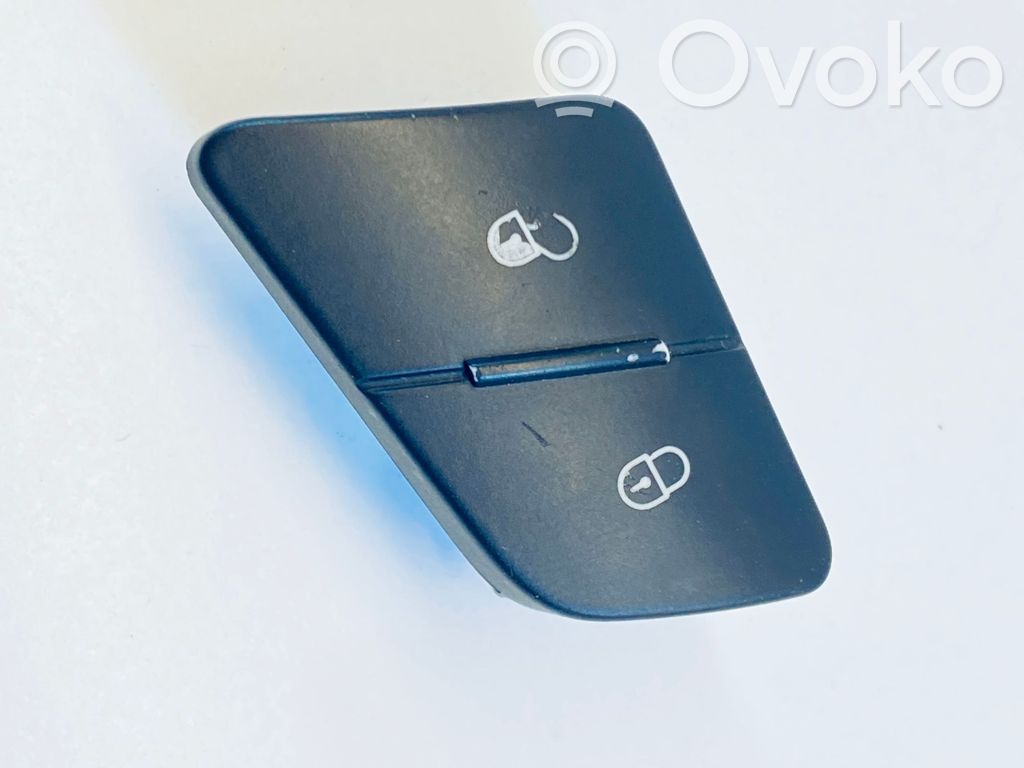 Volkswagen PASSAT B6 Central locking switch button 