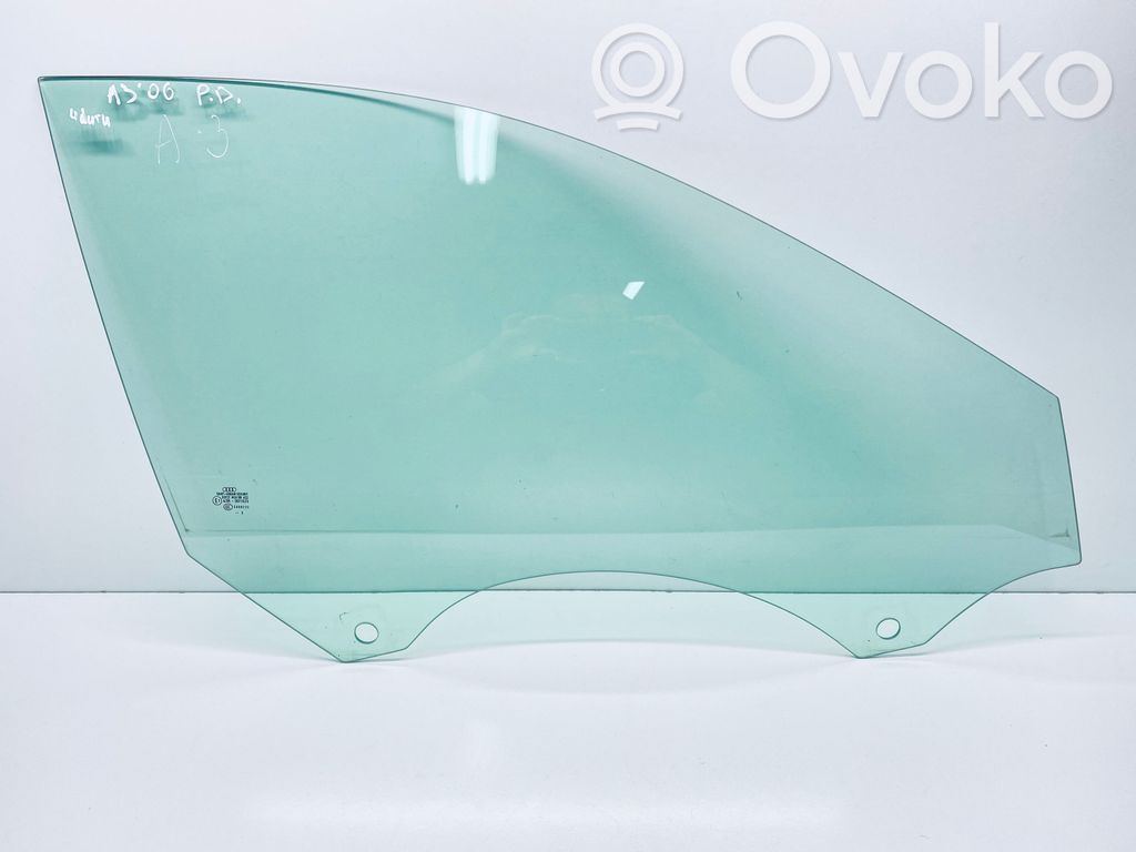 Audi A3 S3 8P Front door window glass four-door 
