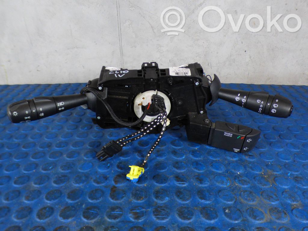 Renault Clio IV Wiper control stalk 