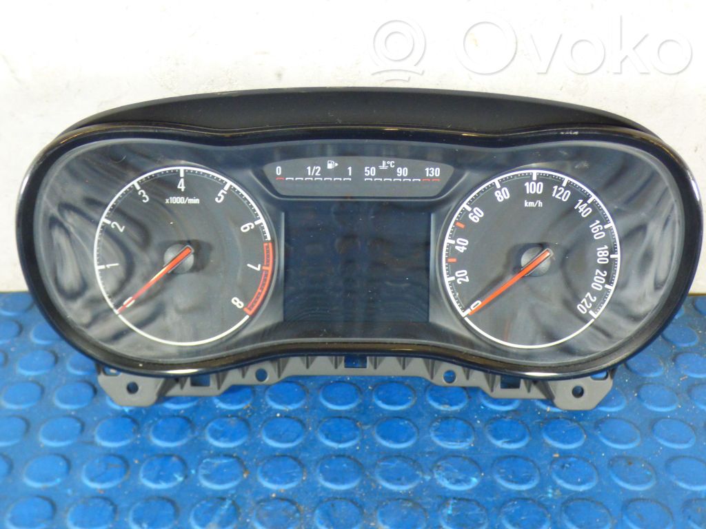 Opel Corsa E Nopeusmittari (mittaristo) 
