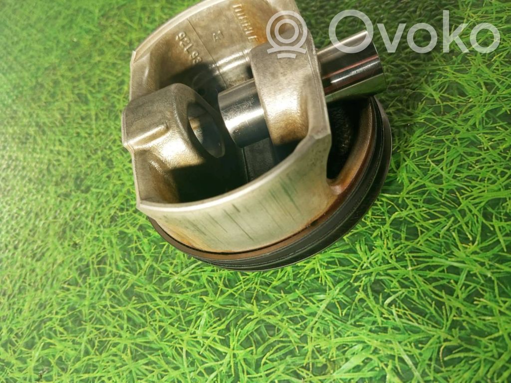 BMW M5 Piston 