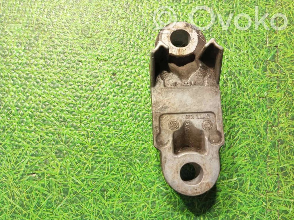 BMW 7 F01 F02 F03 F04 Mocowanie stabilizatora osi przedniej 