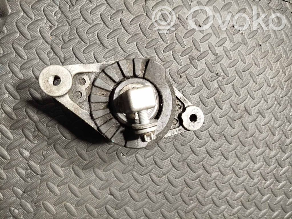 Maserati Ghibli Engine mount bracket 
