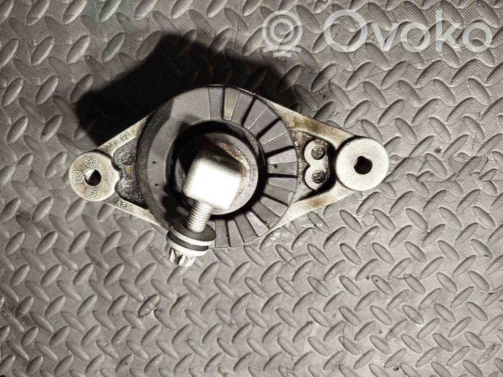 Maserati Ghibli Engine mount bracket 