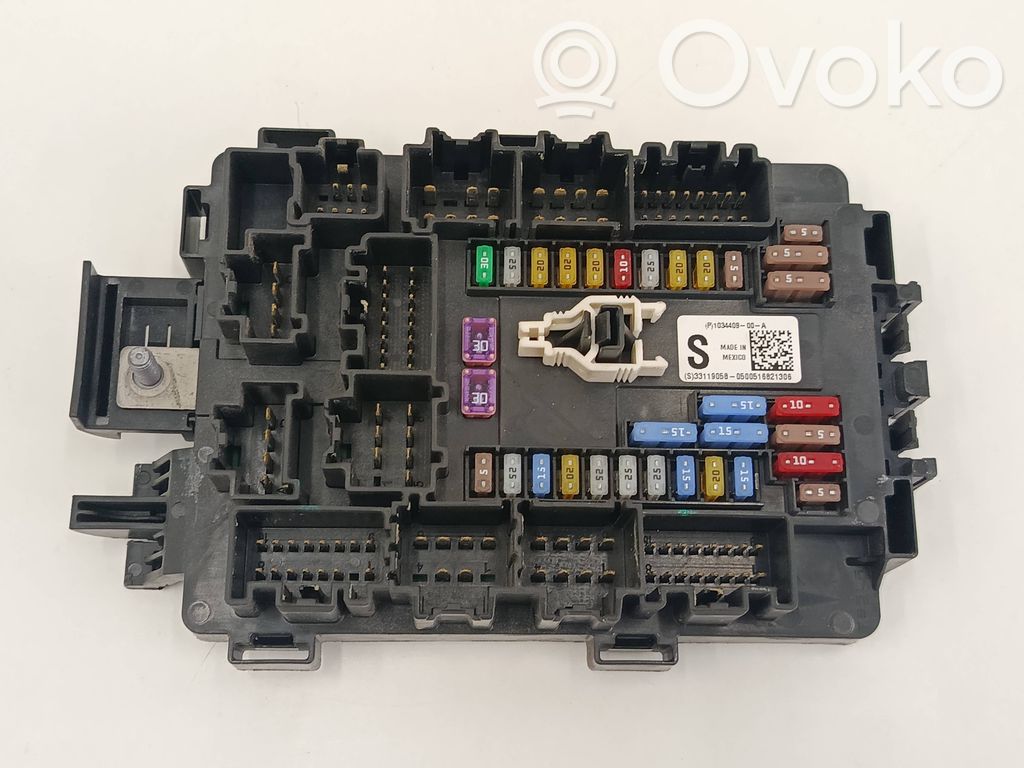 Tesla Model S Fuse module 
