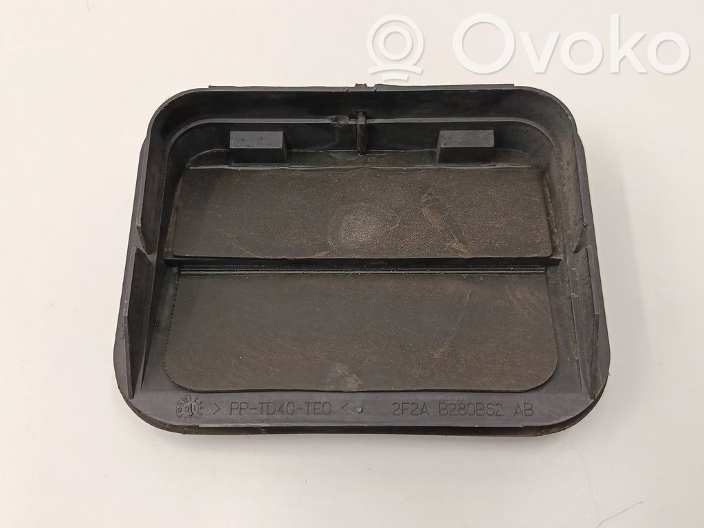 Quarter panel pressure vent   2F2AB280B62AB