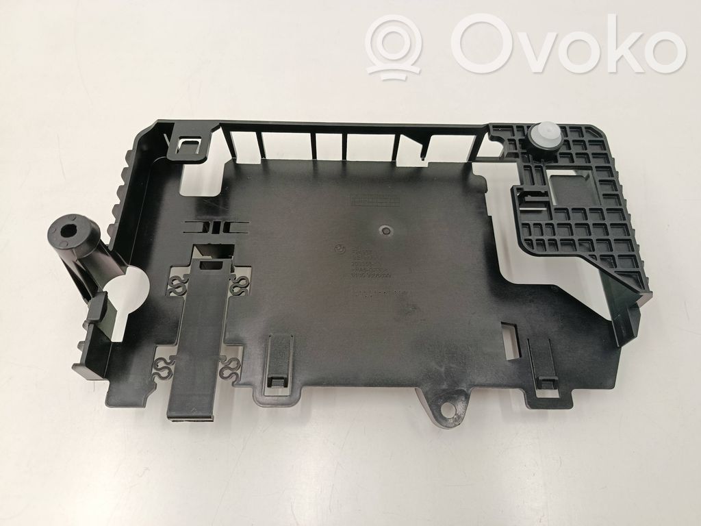 BMW 2 F46 Otros repuestos del interior 