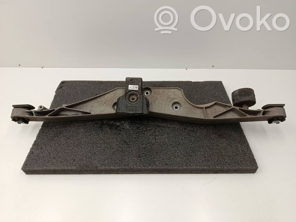 BMW 2 F46 Rear differential/diff mount bracket 