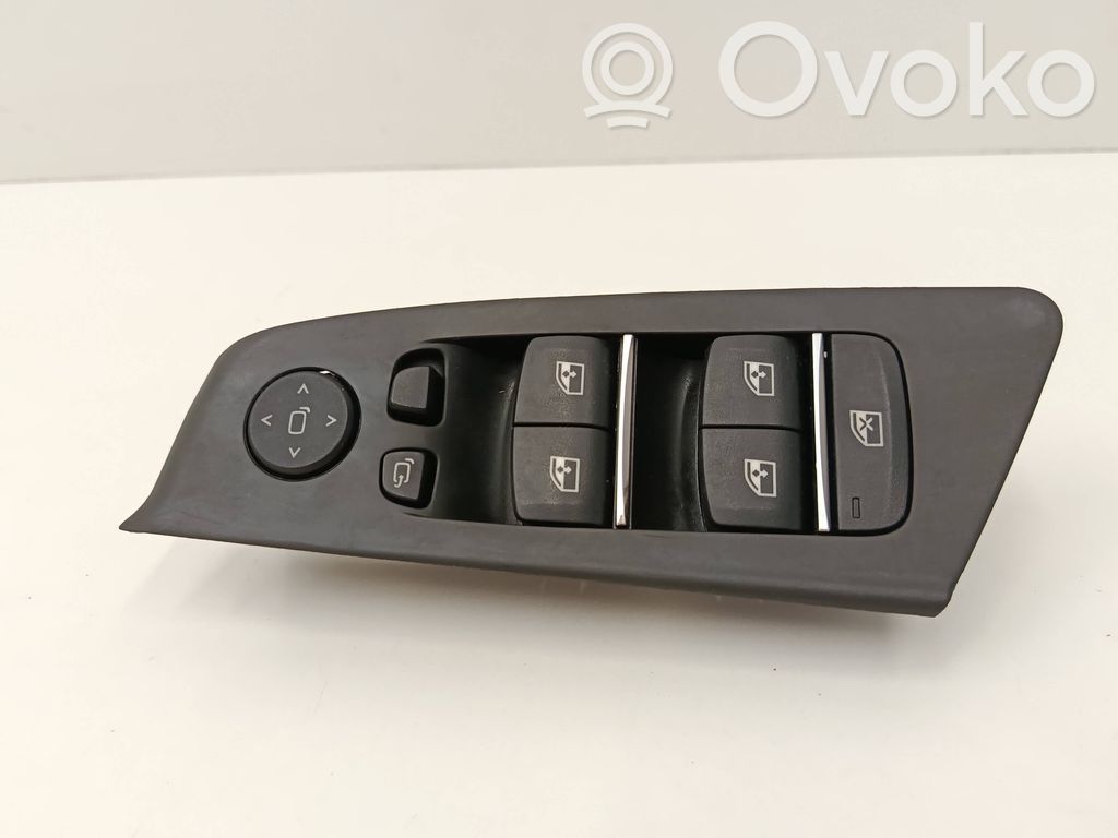 BMW 5 G30 G31 G38 Electric window control switch 