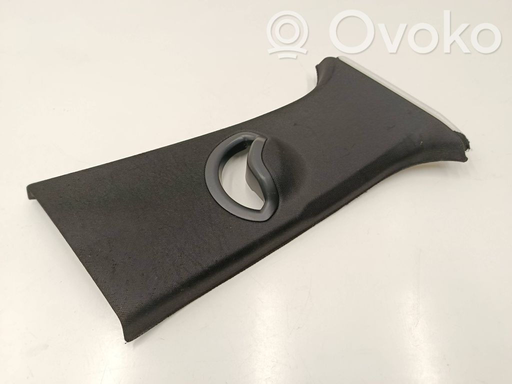 Osłona górna słupka / B   8498076,22472310,247930