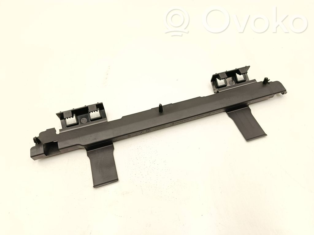 BMW 5 G30 G31 G38 Kita salono detalė 