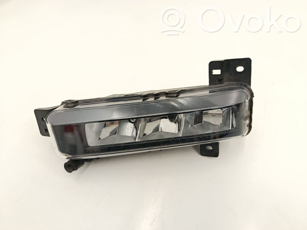 BMW 2 F46 Etusumuvalo 