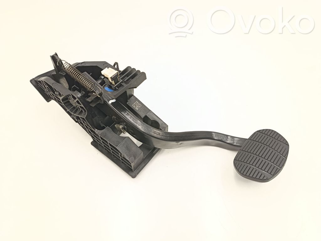 BMW 2 F46 Jarrupoljin 