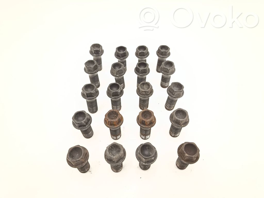 Mutterit/pultit   6890324
