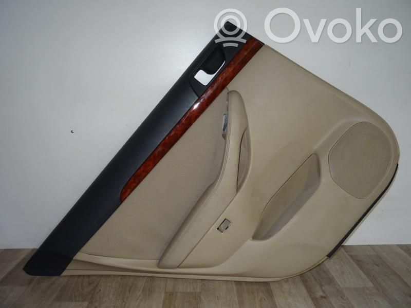 Toyota Avensis T250 Poszycie drzwi tylnych