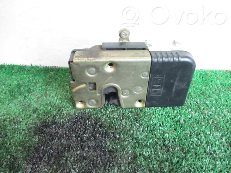 Peugeot 806 Etuoven lukko 