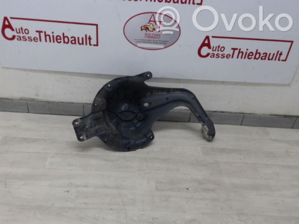 Holder (bracket)