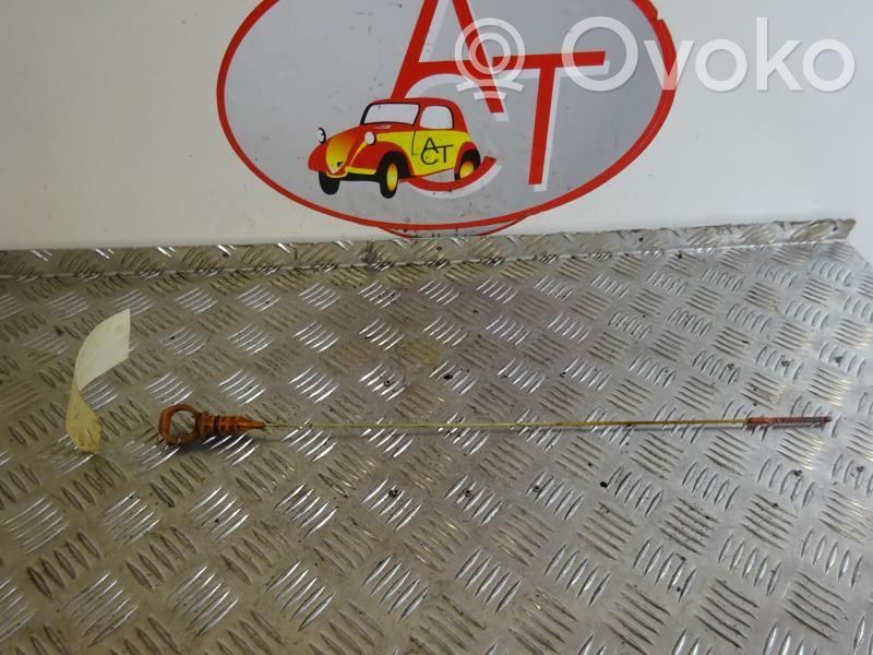 Citroen C3 Öljyntason mittatikku 