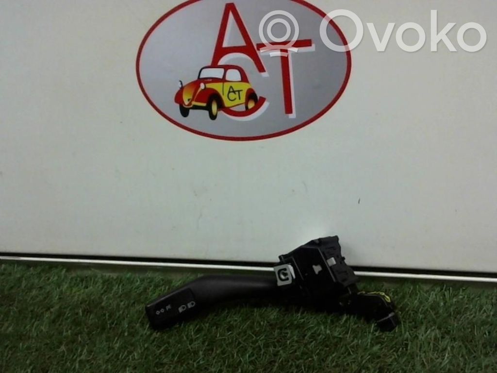 Volkswagen Golf Plus Boutons / interrupteurs volant 