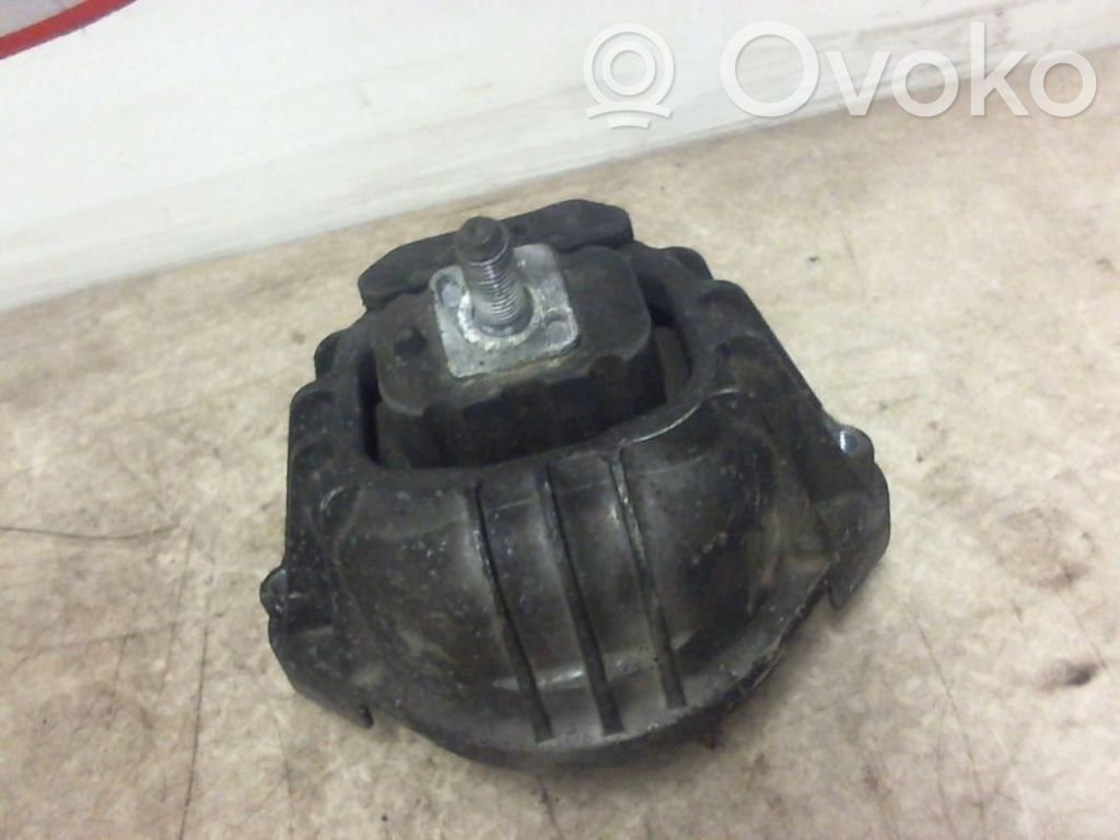 BMW 3 E90 E91 Engine mount bracket 