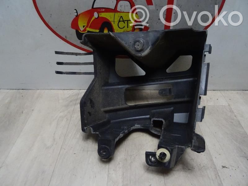 Rear bumper mounting bracket