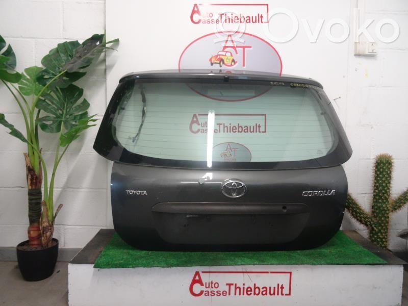 Toyota Corolla E120 E130 Задняя крышка (багажника) 