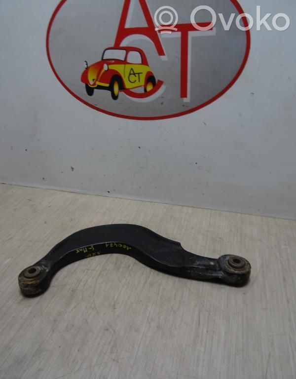 Brazo de suspensión trasero