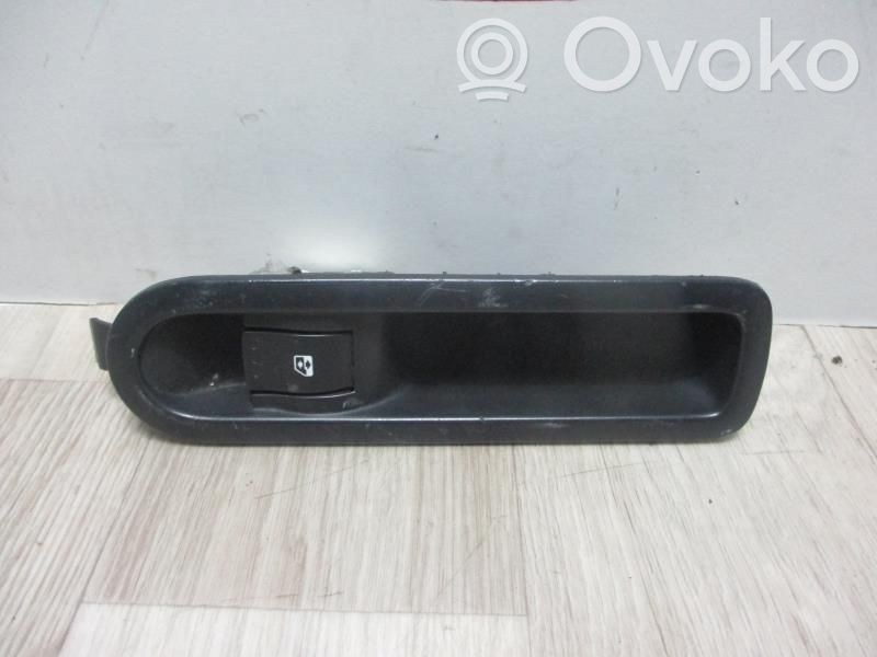 Comutator comandă geamuri electrice   8200220507,8200220507