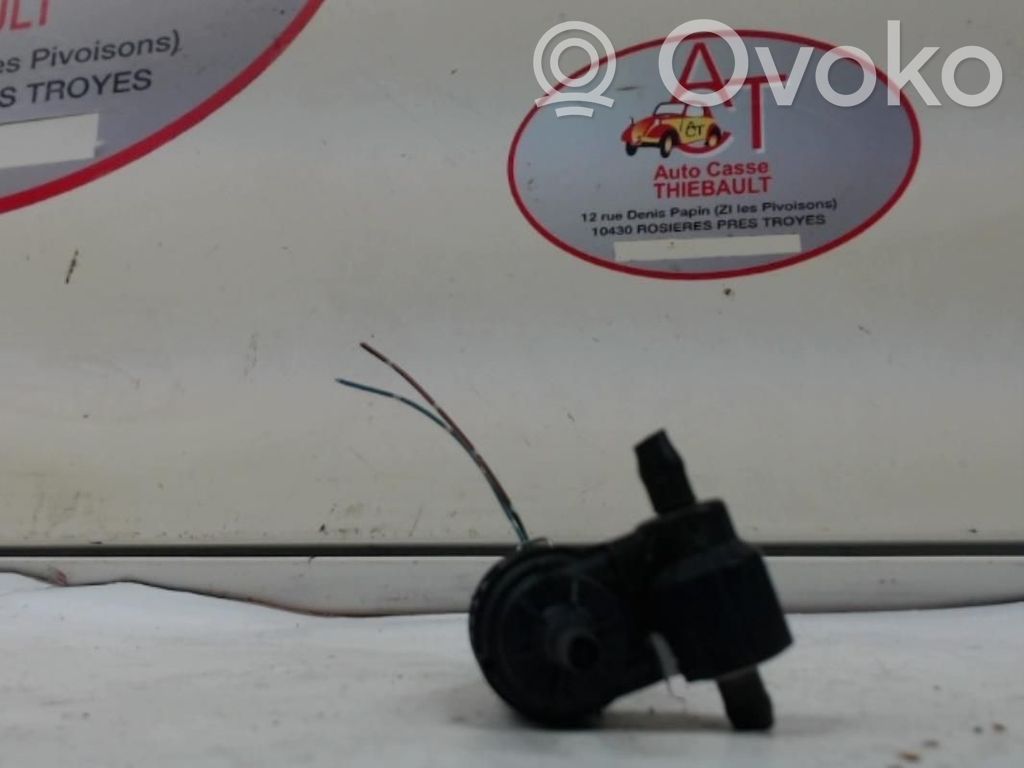 Suzuki Wagon R+ Windscreen/windshield washer pump 