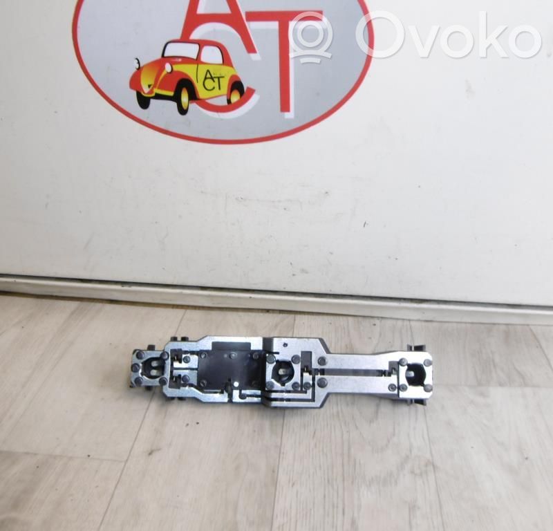Dacia Sandero Éclairage de plaque d'immatriculation 