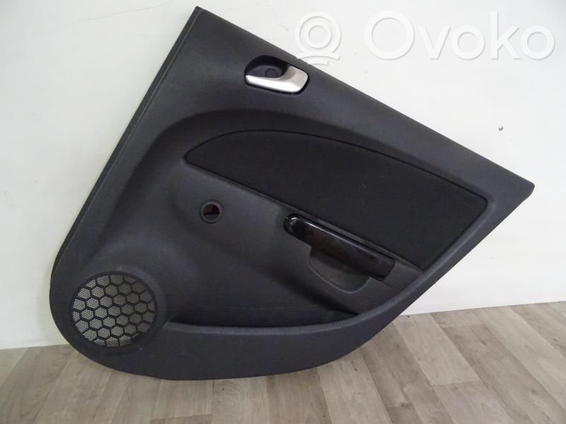 Opel Corsa D Poszycie drzwi tylnych 