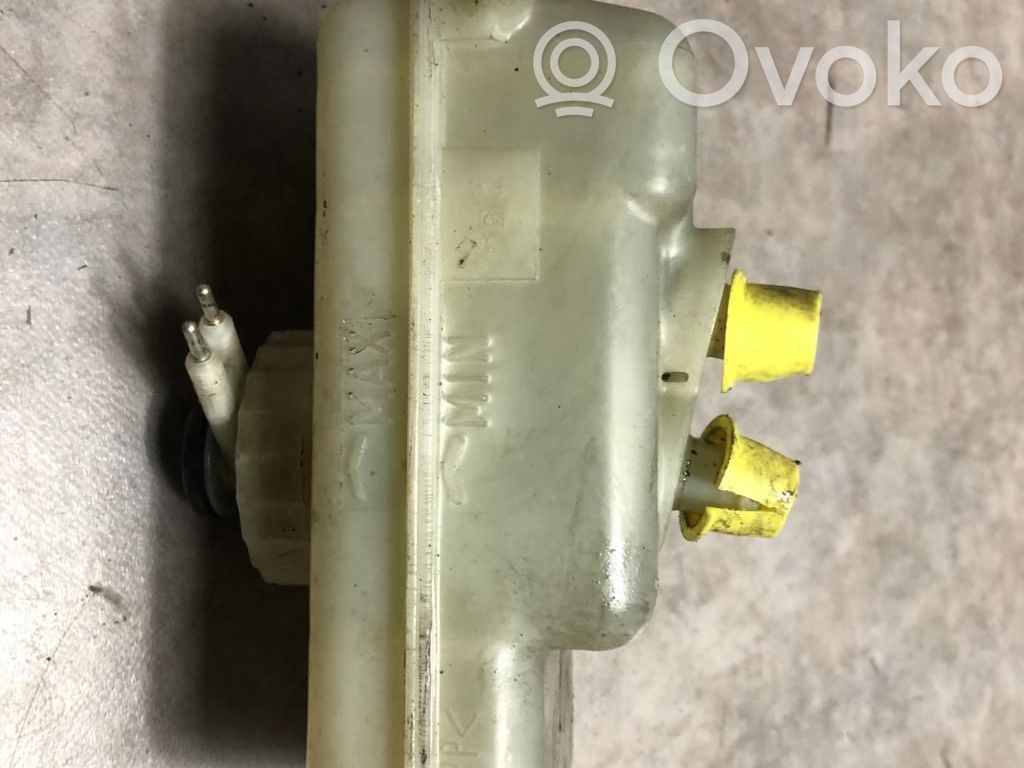 Master brake cylinder