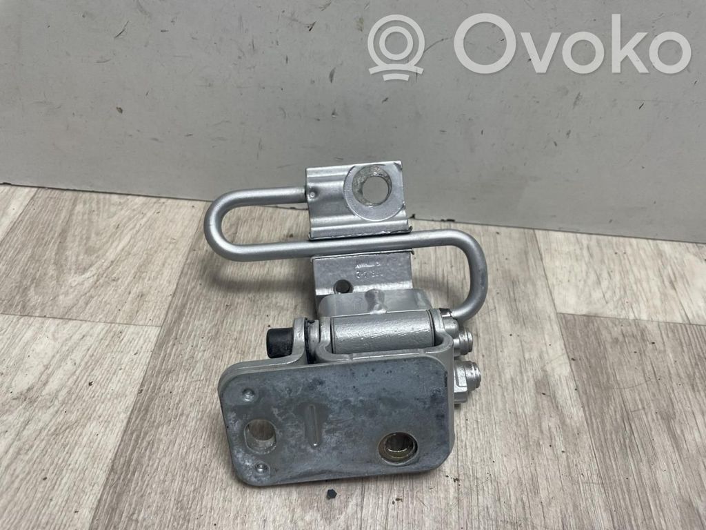 Audi A3 S3 8P Zawiasy drzwi przednich 