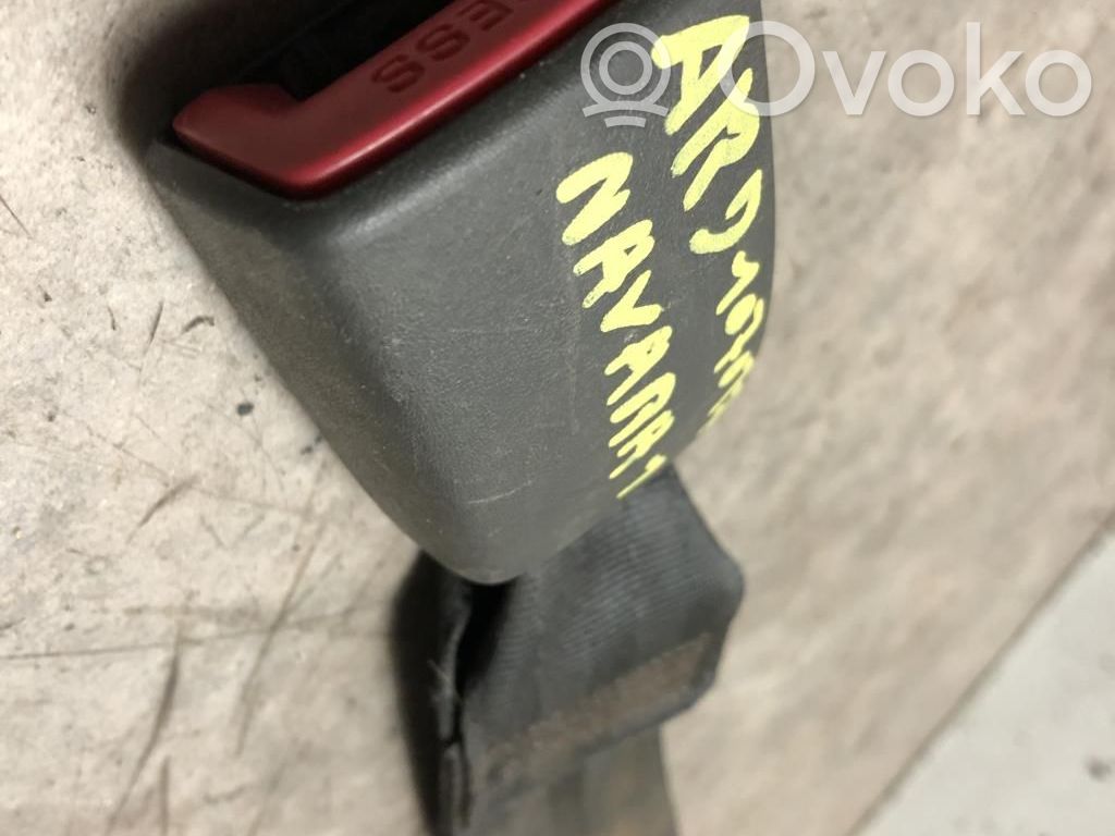 Nissan Navara D40 Klamra tylnego pasa bezpieczeństwa 