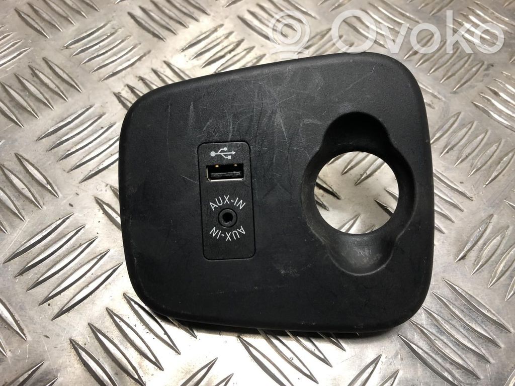 Mini One - Cooper F56 F55 AUX in-socket connector 