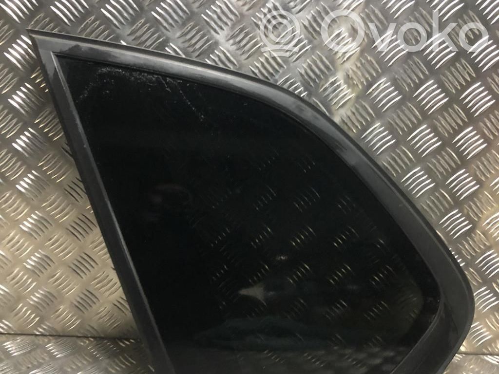 Vidrio lateral trasero   51377207877,51377207877