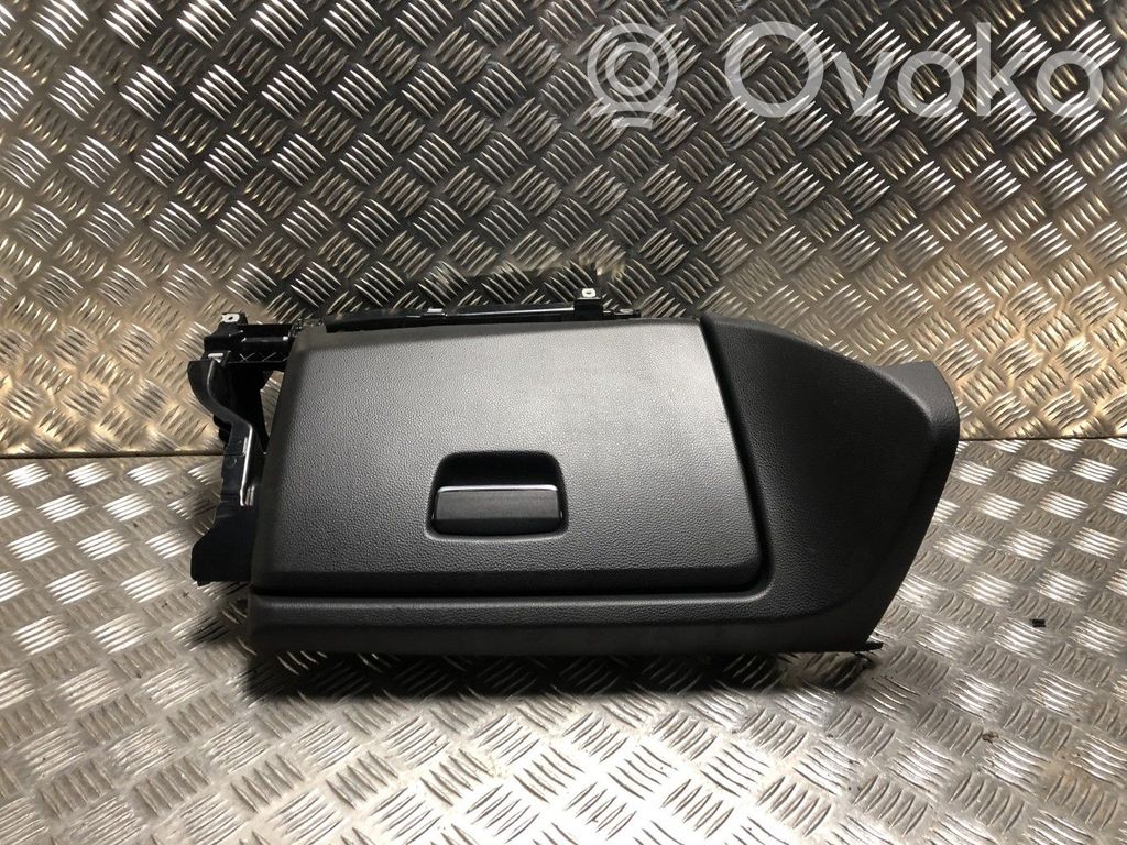 BMW 1 E82 E88 Glove box 