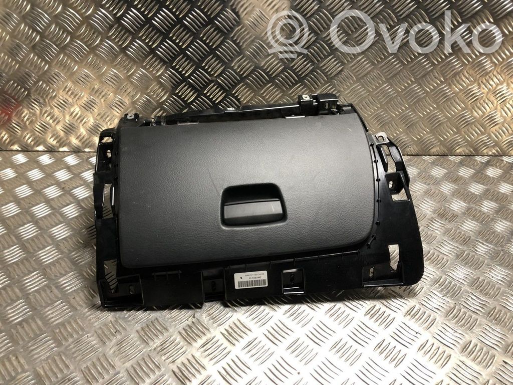 BMW X1 E84 Glove box 
