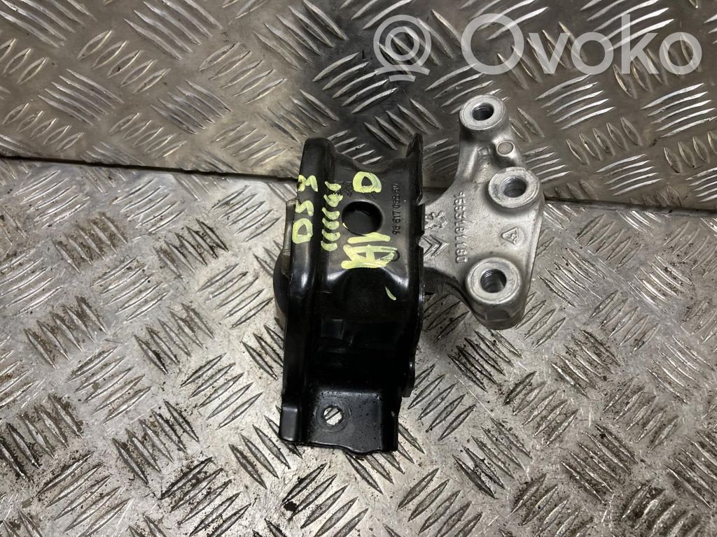 Citroen DS3 Engine mount bracket 