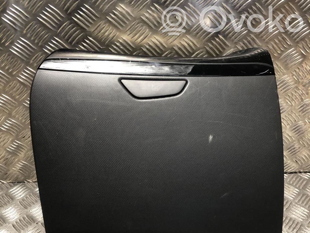 Renault Captur Daiktadėžė 