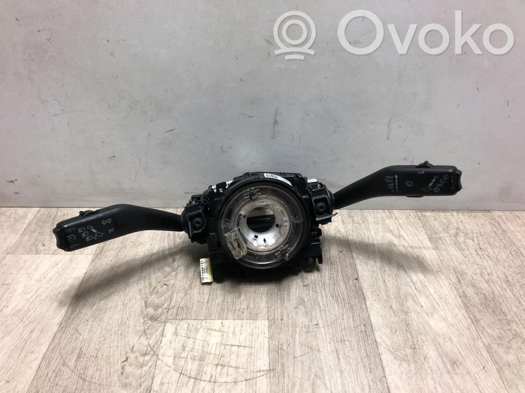 Volkswagen Golf VI Pulsanti/interruttori sul volante