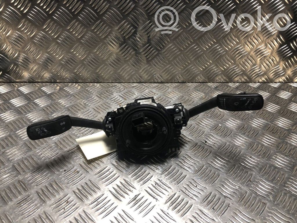 Volkswagen Golf VII Boutons / interrupteurs volant