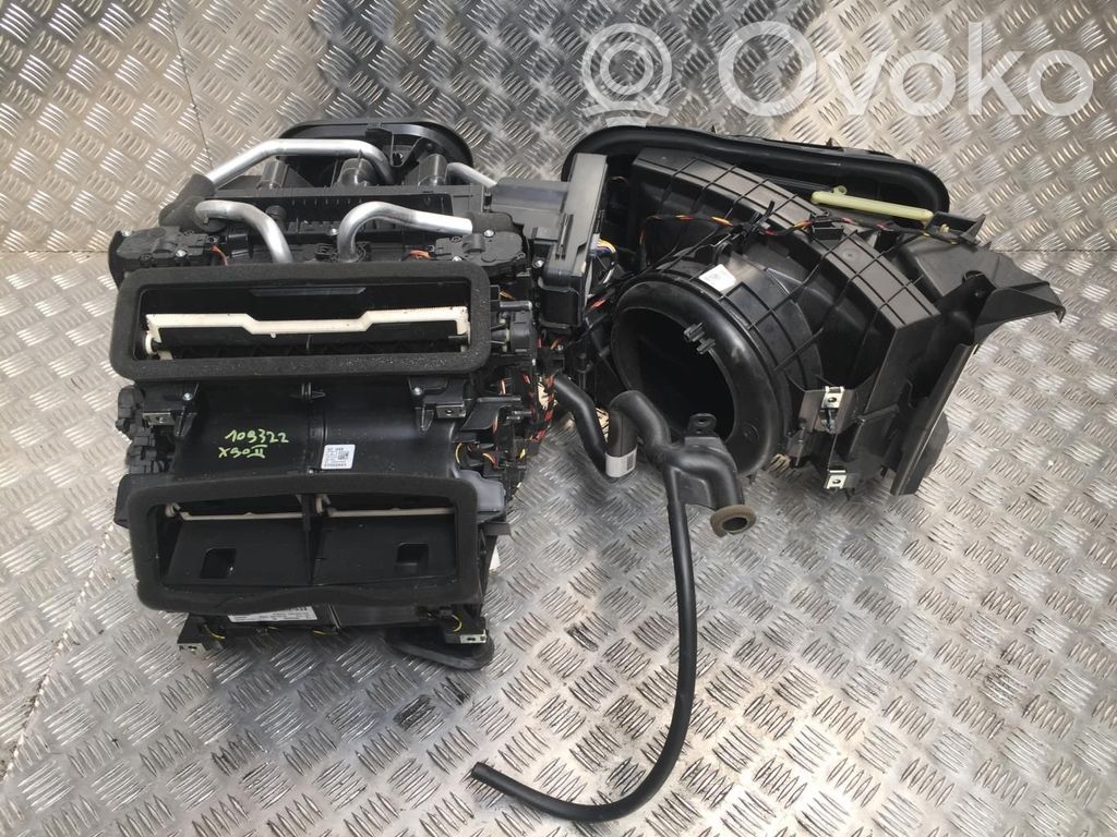 Volvo XC90 Obudowa nagrzewnicy 