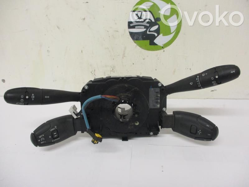 Peugeot 207 Boutons / interrupteurs volant