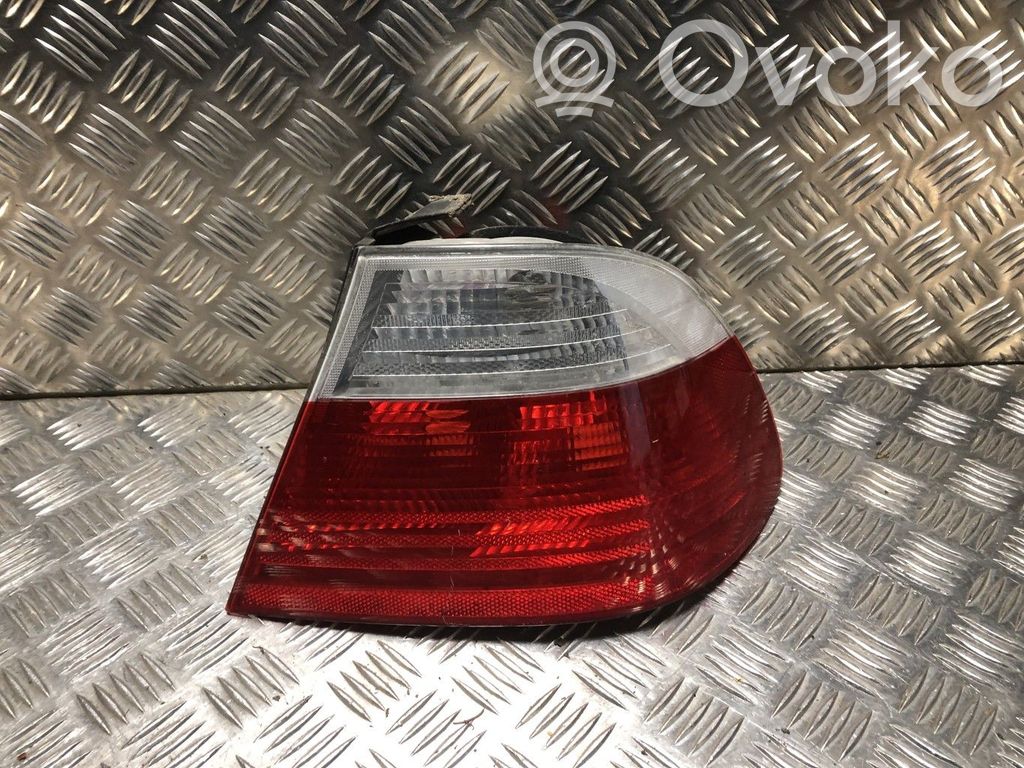 BMW 3 E46 Задний фонарь в кузове 