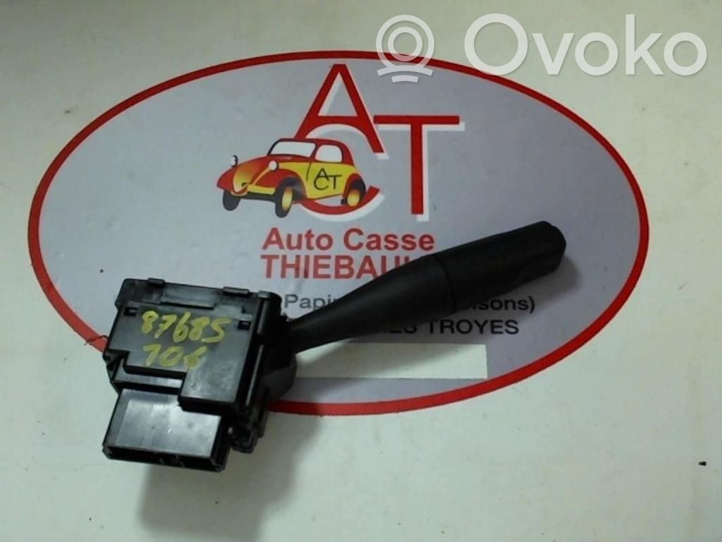 Peugeot 106 Boutons / interrupteurs volant