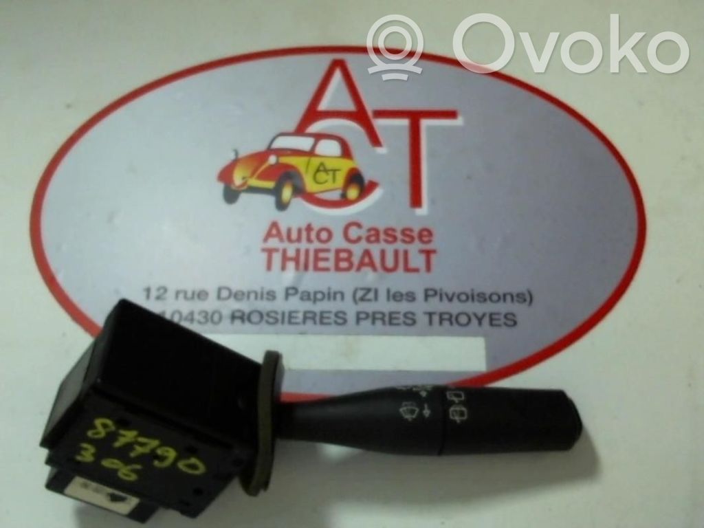 Peugeot 306 Boutons / interrupteurs volant 